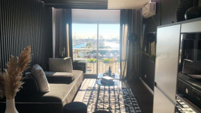 Appartement vue port et accès direct mer, centre ville de la Grande Motte prés de Montpellier